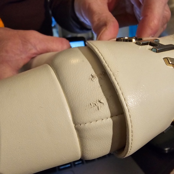 Chanel Ankle Boot Ivory/Black worn once 1575 new. 2022 year - Picture 14 of 16